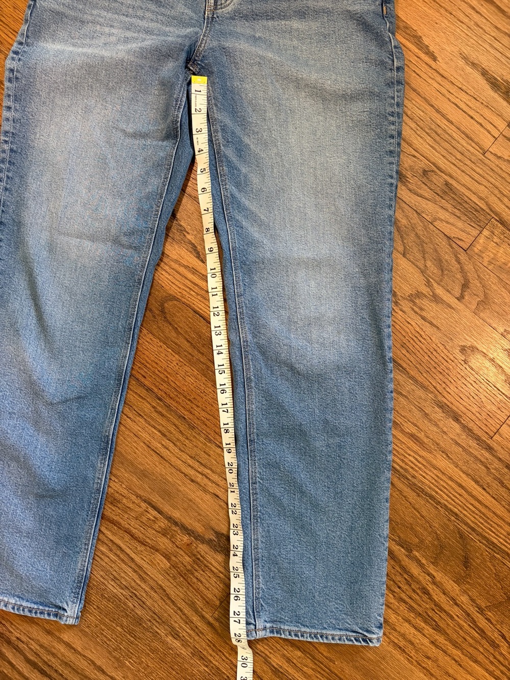 American Eagle Women’s High-Waisted Straight Jeans, size 8, Classic Medium - Picture 5 of 7